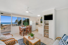 Pacific View unit 3 - Balcony with ocean views Beachfront Rainbow Bay Coolangatta